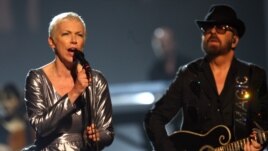 Annie Lennox and Dave Stewart of the Eurythmics perform in Los Angeles in 2014 (AP).