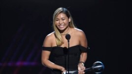 Snowboarder Chloe Kim accepts the award for best female athlete at the ESPY Awards at the Microsoft Theater on Wednesday, July 18, 2018, in Los Angeles. (Photo by Phil McCarten/Invision/AP)