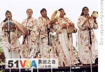 The five performers of B'net Houariyat