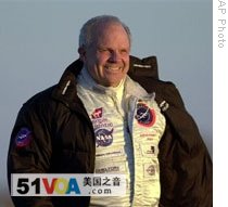 VOA Special English - Adventurer Steve Fossett Set More Than 100 World ...