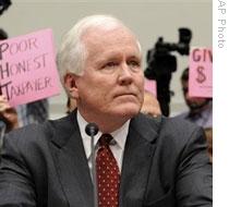 Bonus Pay at AIG Strikes a Nerve