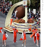University of Illinois cheerleaders and float at the 2008 Rose Parade 