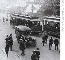 Passengers wait to board streetcars in Washington, D.C. in 1915