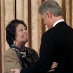Wilma Mankiller in 1998 with President Bill Clinton Wilma Mankiller in 1998 with President Bill Clinton